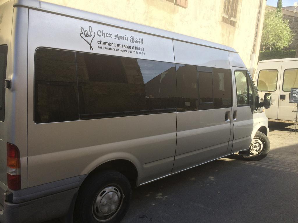מלון Saint-Nazaire-de-Ladarez Chez Les Amis מראה חיצוני תמונה