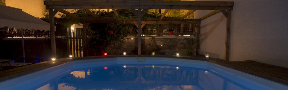 מלון Saint-Nazaire-de-Ladarez Chez Les Amis מראה חיצוני תמונה